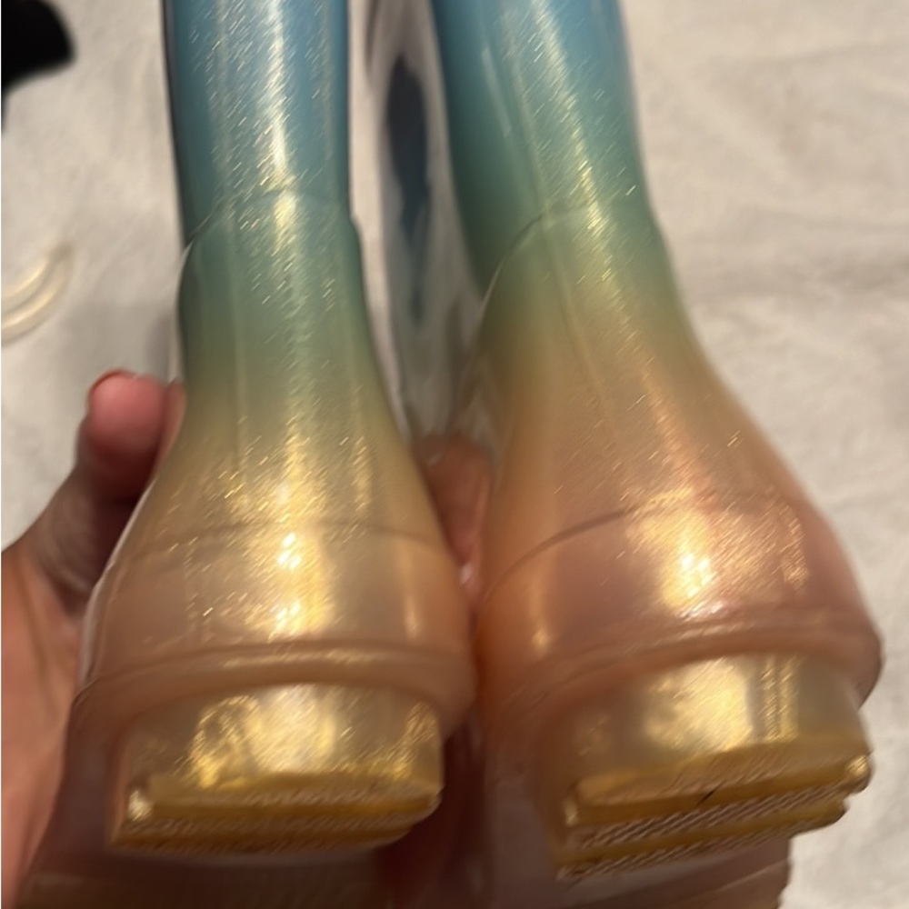Kids rain boots size 1